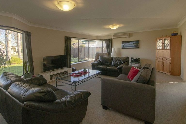 Photo of property in 18 Bishops Close, Greenmeadows, Napier, 4112