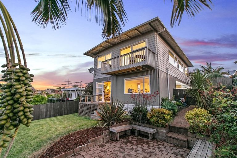Photo of property in 1/11 Penning Road, Milford, Auckland, 0620
