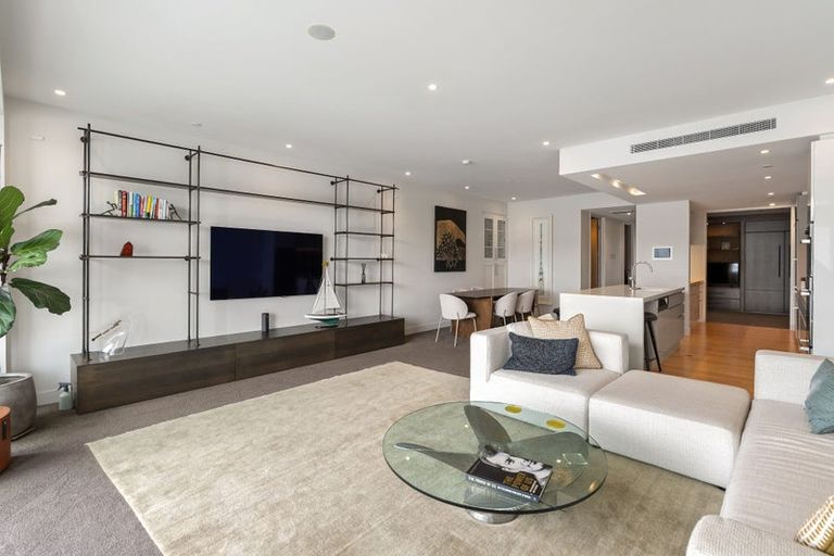 Photo of property in Clyde Quay Wharf, 3d/1 Clyde Quay Wharf, Te Aro, Wellington, 6011