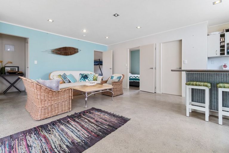 Photo of property in 1 Holland Close, Pauanui, Hikuai, 3579