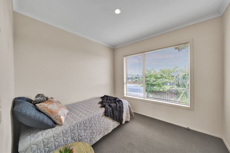 Photo of property in 17 Jules Crescent, Bell Block, New Plymouth, 4312