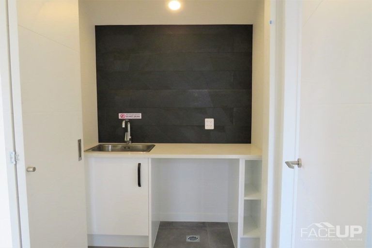 Photo of property in 28 Hea Road, Hobsonville, Auckland, 0616