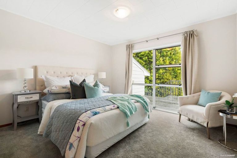 Photo of property in 18 Contessa Drive, Glenfield, Auckland, 0629