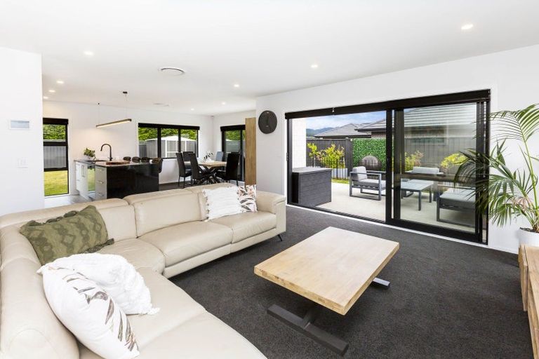 Photo of property in 25 Salisbury Crescent, Wallaceville, Upper Hutt, 5018
