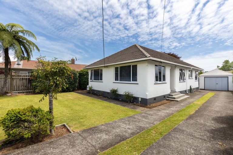 Photo of property in 42 Doralto Road, Frankleigh Park, New Plymouth, 4310