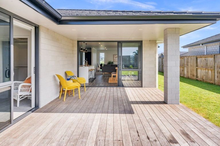 Photo of property in 63 Kaurinui Crescent, One Tree Point, 0118