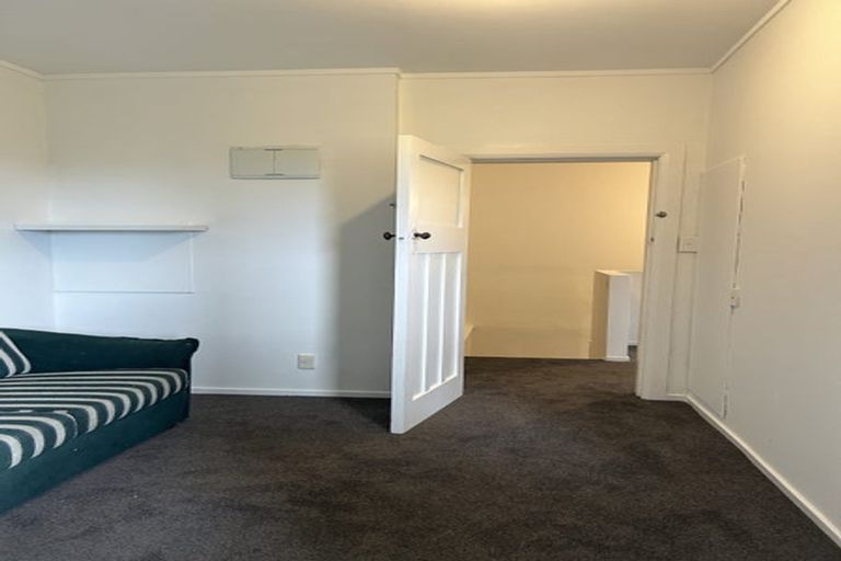 Photo of property in 19 Hadfield Terrace, Kelburn, Wellington, 6012