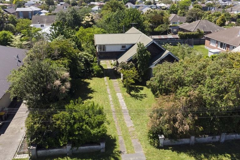 Photo of property in 76 Bryndwr Road, Bryndwr, Christchurch, 8052