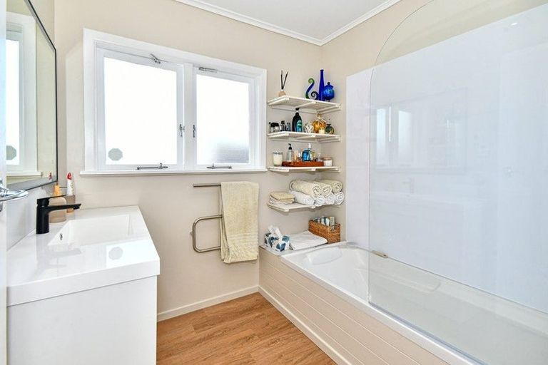 Photo of property in 21 Clark Road, Pahurehure, Papakura, 2113