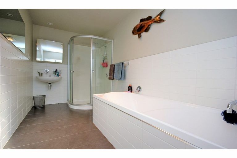 Photo of property in 72 Oxford Street, Lyttelton, 8082