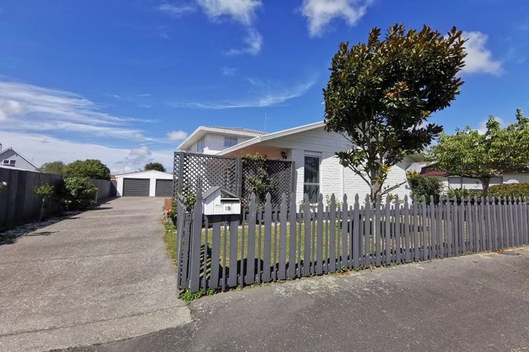 Photo of property in 19 Te Maru Place, Redwood, Christchurch, 8051