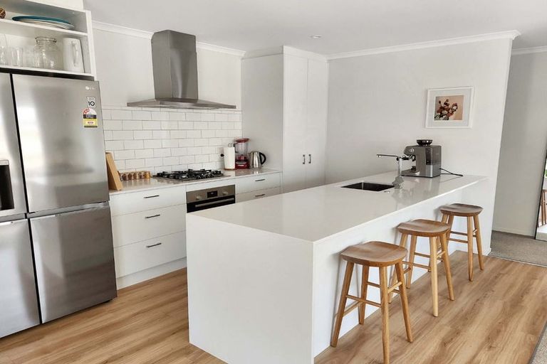 Photo of property in 18 Te Ara O Roimata, Wainuiomata, Lower Hutt, 5014