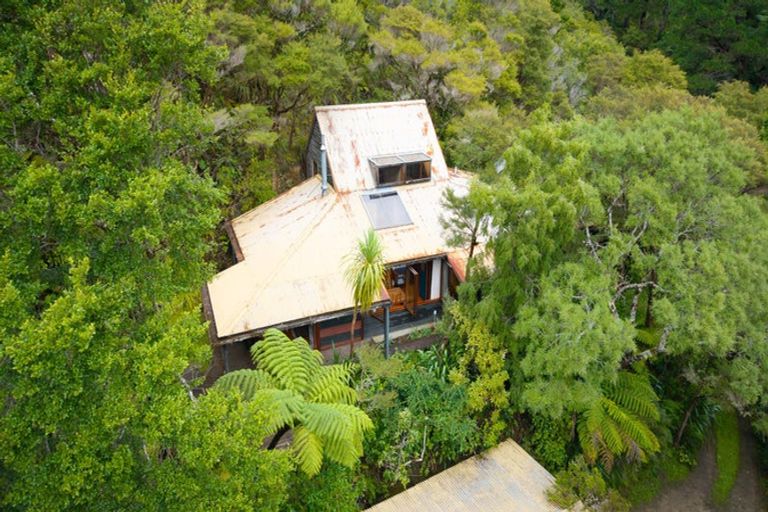 Photo of property in 99 Elmslie Road, Pinehaven, Upper Hutt, 5019