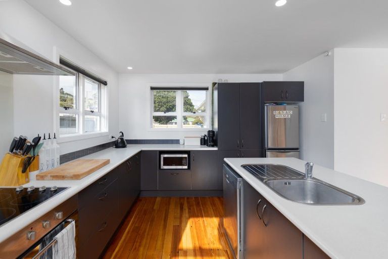 Photo of property in 88 Huatoki Street, Vogeltown, New Plymouth, 4310