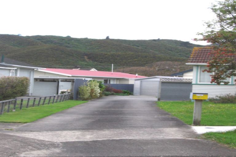 Photo of property in 8a Hollard Grove, Avalon, Lower Hutt, 5011