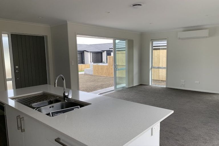 Photo of property in 2 Haka Way, Papamoa, 3118