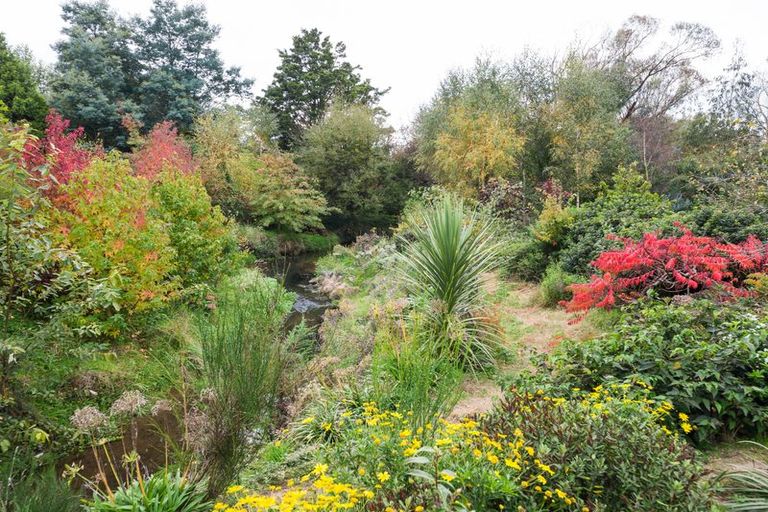 Photo of property in 350 Aokautere Drive, Aokautere, Palmerston North, 4471