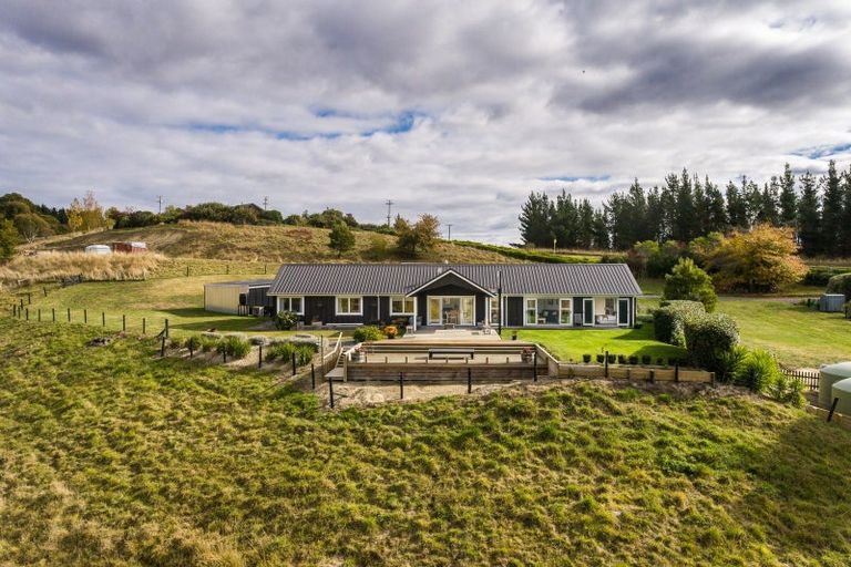 Photo of property in 1011 Kahuranaki Road, Kahuranaki, Havelock North, 4295