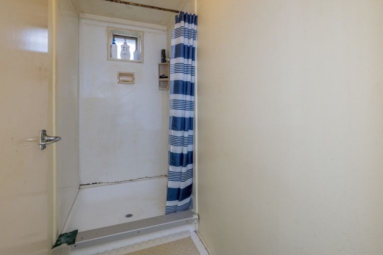 Photo of property in 32 Strathmore Avenue, Levin, 5510