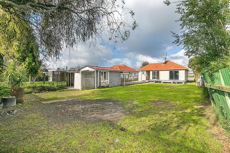 Photo of property in 33 Paul Crescent, Fairfield, Hamilton, 3214