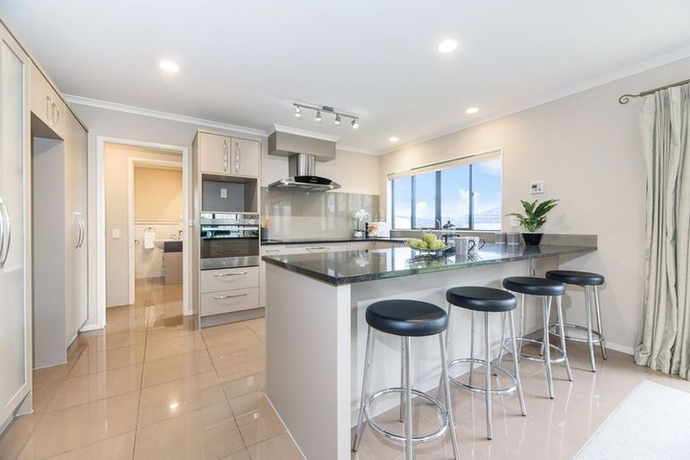 Photo of property in 4 Melness Place, Flat Bush, Auckland, 2016