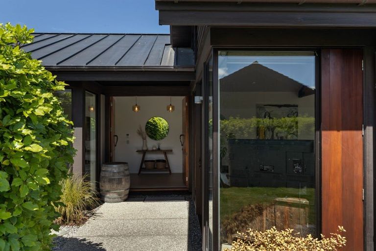 Photo of property in 34 Rannoch Drive, Jacks Point, Queenstown, 9371