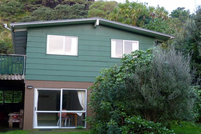 Photo of property in 11 Karekare Road, Karekare, New Lynn, 0772