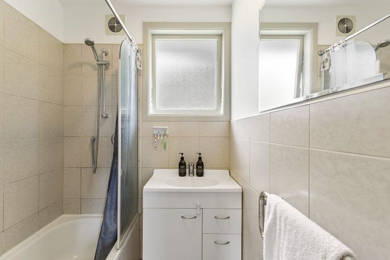 Photo of property in 93 Crawford Avenue, Mangere Bridge, Auckland, 2022