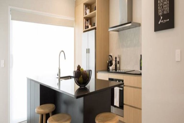 Photo of property in 16 Papaview Road, Papakura, 2110