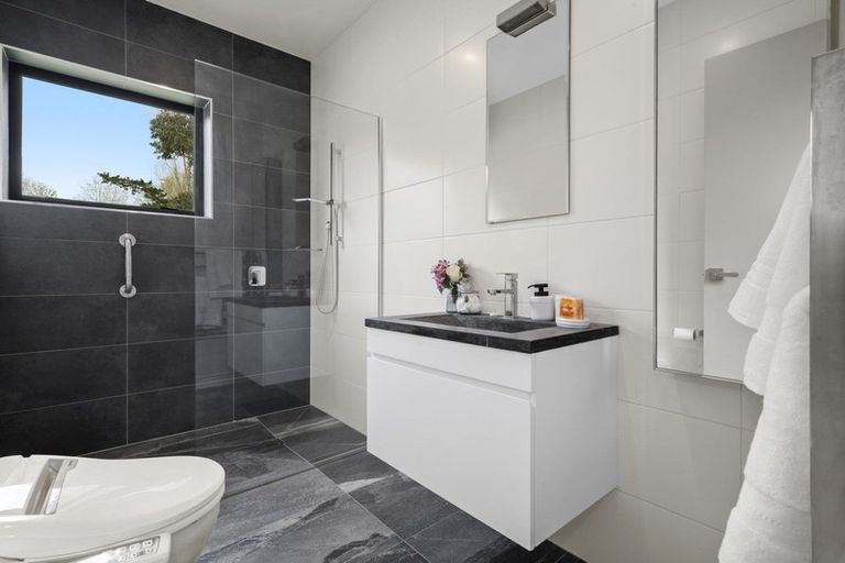 Photo of property in 15 Ferndale Drive, Kawakawa Bay, Papakura, 2585