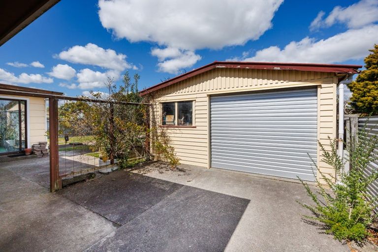 Photo of property in 34 Rhodes Drive, Kelvin Grove, Palmerston North, 4414