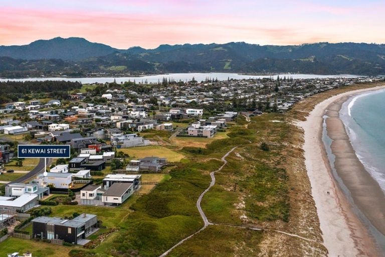 Photo of property in 61 Kewai Street, Omaha, 0986