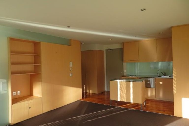 Photo of property in Sanctum Apartment, 10 Ebor Street, Te Aro, Wellington, 6011