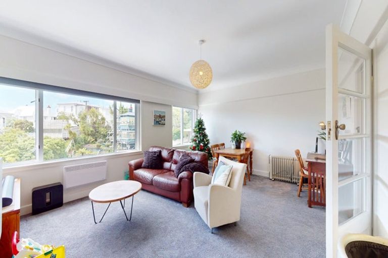 Photo of property in Samoa High Commission, 4/1 Wesley Road, Kelburn, Wellington, 6012