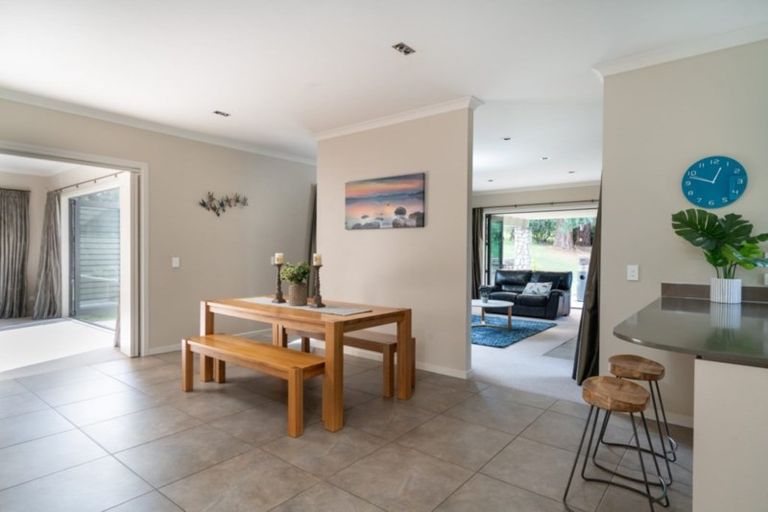 Photo of property in 174 Mapara Road, Acacia Bay, Taupo, 3385