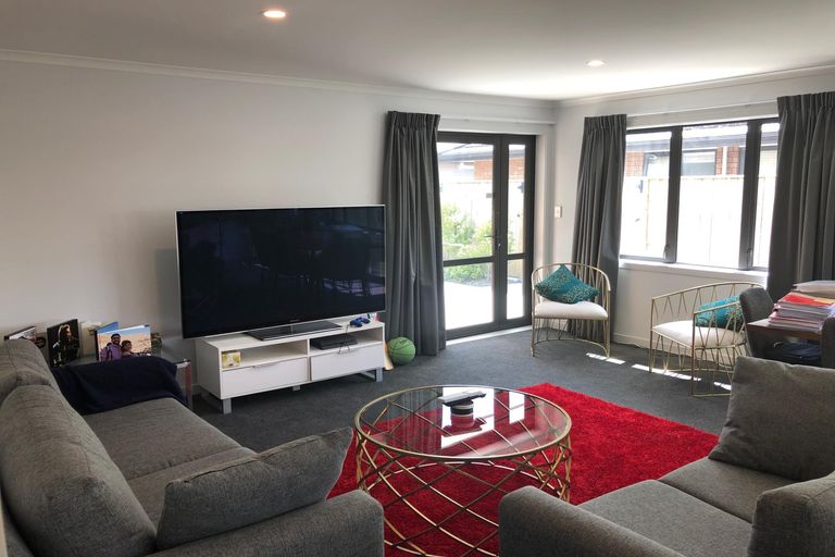 Photo of property in 6 Arena Court, Palmerston North, 4410