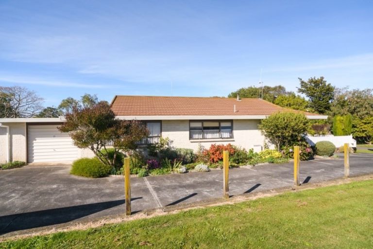 Photo of property in 32 Cecil Place, Cloverlea, Palmerston North, 4412