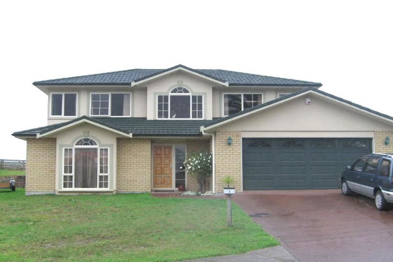 Photo of property in 8 San Ambrosio Rise, Henderson, Auckland, 0612