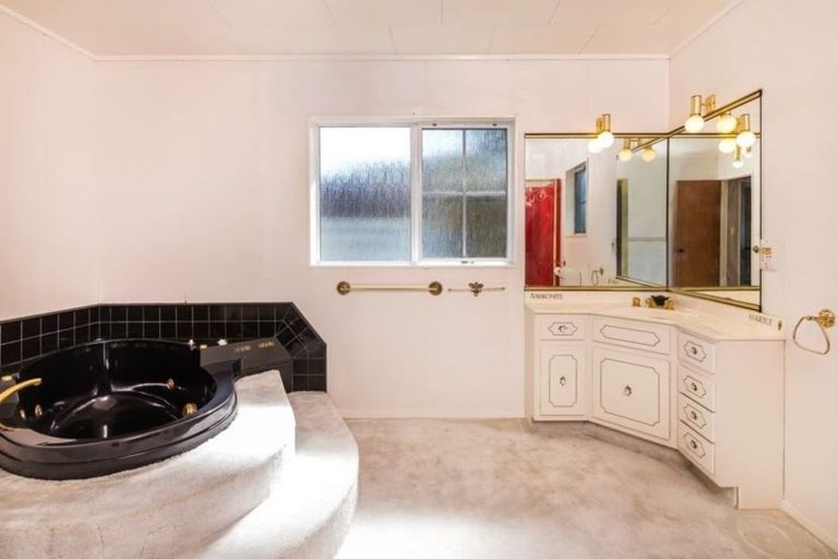 Photo of property in 6 Golders Place, Richmond Heights, Taupo, 3330