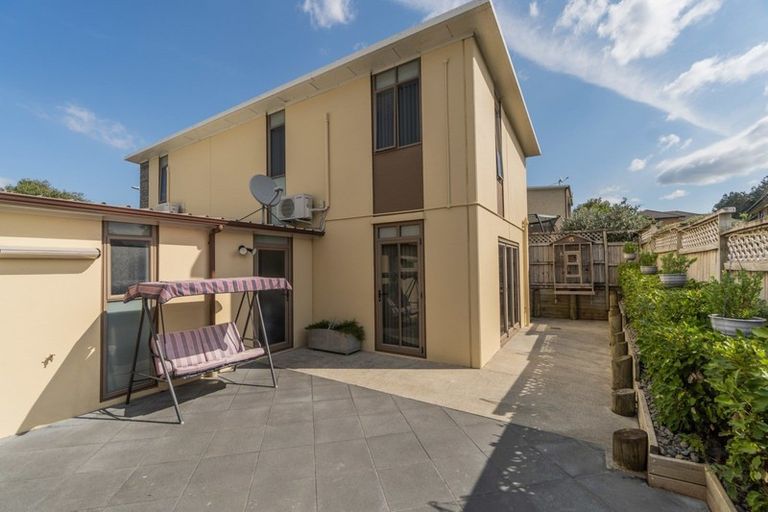 Photo of property in 12 Merlot Lane, Pukekohe, 2120