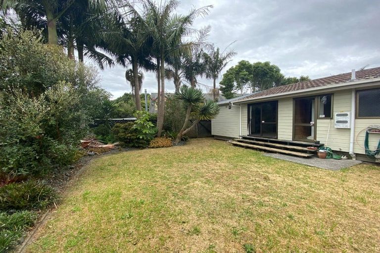 Photo of property in 87 Carnoustie Drive, Wattle Downs, Auckland, 2103