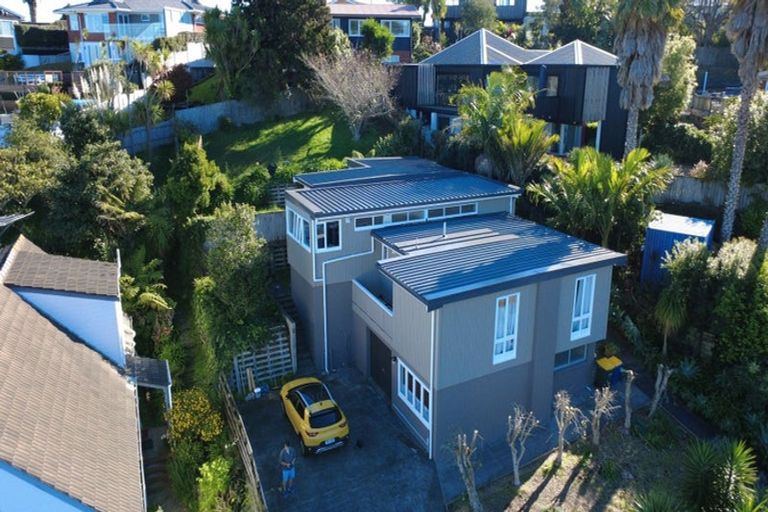 Photo of property in 6 Anchor Place, Beach Haven, Auckland, 0626