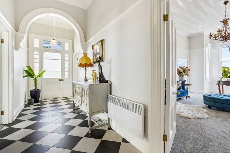 Photo of property in 150 Calliope Road, Stanley Point, Auckland, 0624