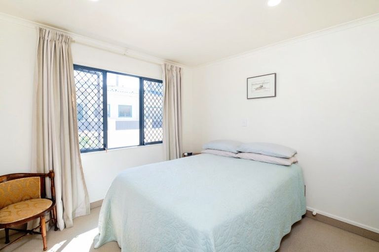 Photo of property in 24 The Esplanade, Westshore, Napier, 4110