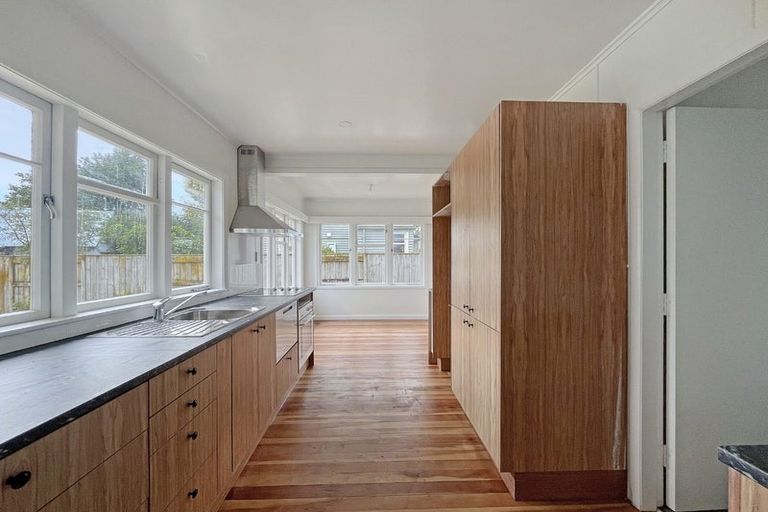 Photo of property in 73 Rangiora Avenue, Roslyn, Palmerston North, 4414