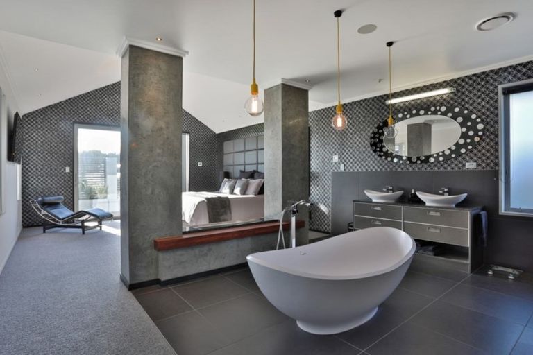 Photo of property in 19 Northside Drive, Waikiwi, Invercargill, 9810