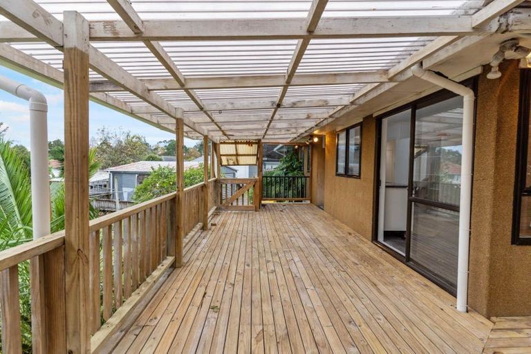 Photo of property in 6 Serjeant Street, Henderson, Auckland, 0612