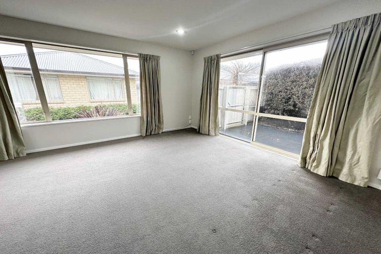 Photo of property in 42 Thackeray Place, Waltham, Christchurch, 8023