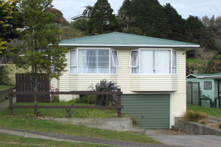 Photo of property in 5 Oranga Street, Marfell, New Plymouth, 4310