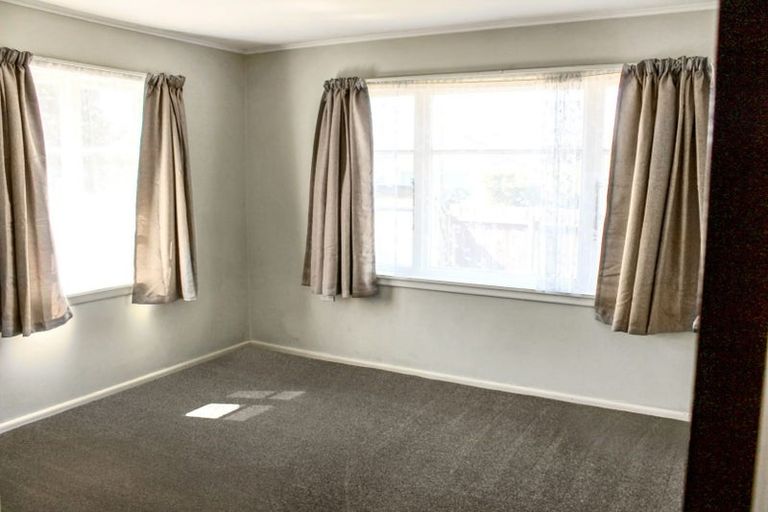 Photo of property in 11 Munro Street, Redwood, Christchurch, 8051